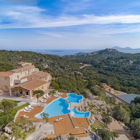 ארזח'ינה Hotel Borgo Smeraldo מראה חיצוני תמונה