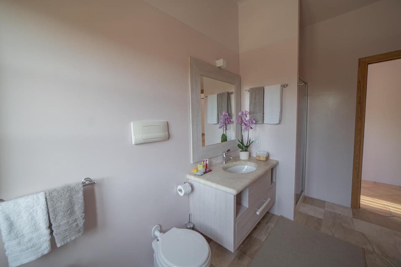 ארזח'ינה Hotel Borgo Smeraldo מראה חיצוני תמונה